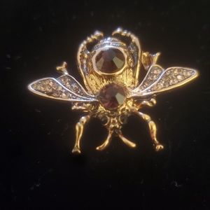 New Rhinestone Bee Brooch.